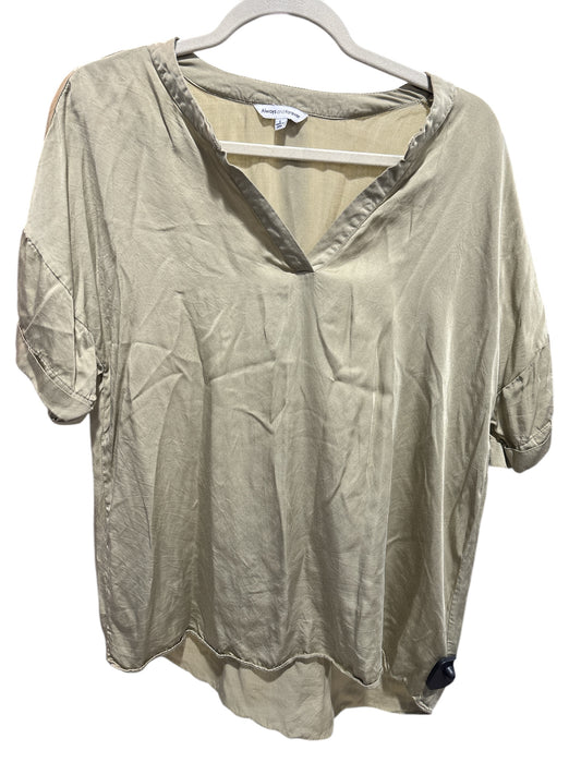 Blouse Short Sleeve By Clothes Mentor In Green, Size: L