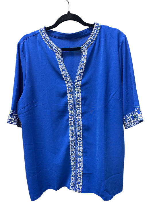 Blouse Short Sleeve By Clothes Mentor In Blue & White, Size: 2x