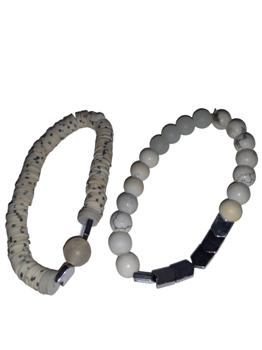 Bracelet Beaded By Clothes Mentor  Size: 02 Piece Set