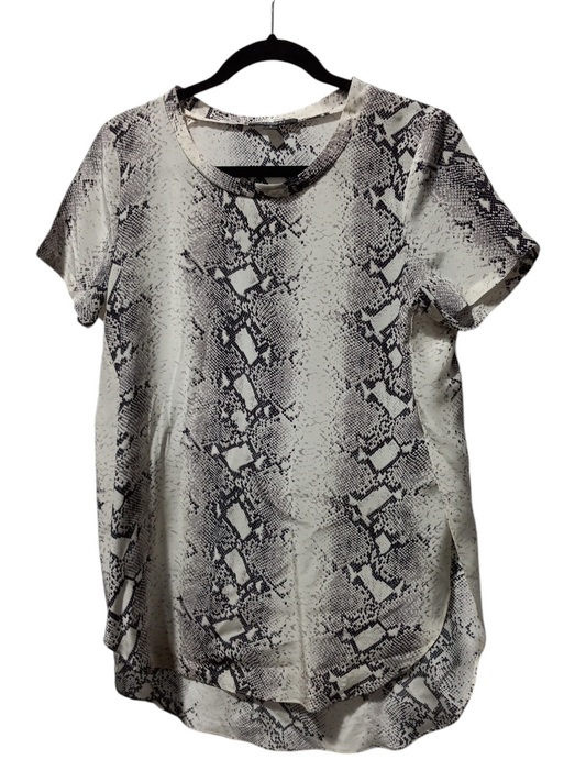 Blouse Short Sleeve By Clothes Mentor In Snakeskin Print, Size: S