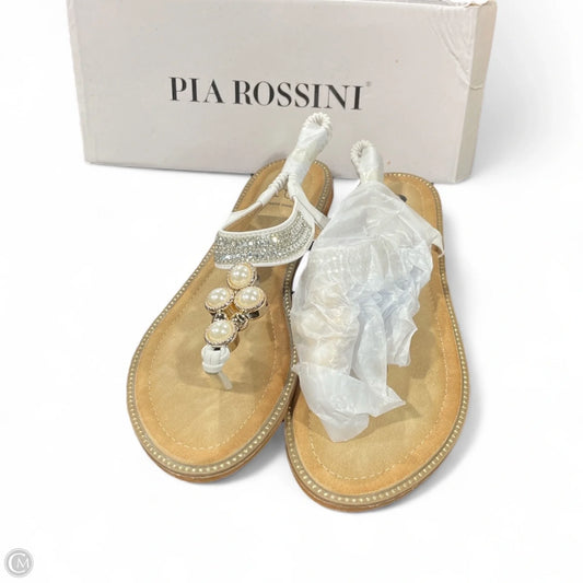 Sandals Flats By Clothes Mentor In Gold & White, Size: 9