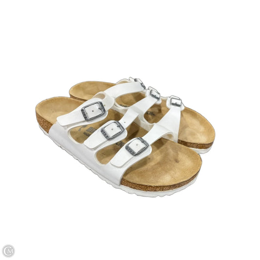 Sandals Flats By Birkenstock In White, Size: 6