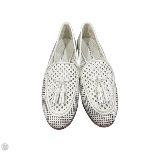 Shoes Flats By Antonio Melani In White, Size: 9.5
