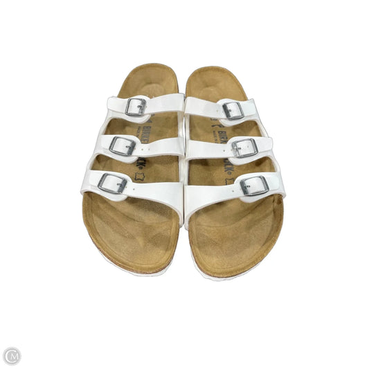 Sandals Flats By Birkenstock In White, Size: 9.5