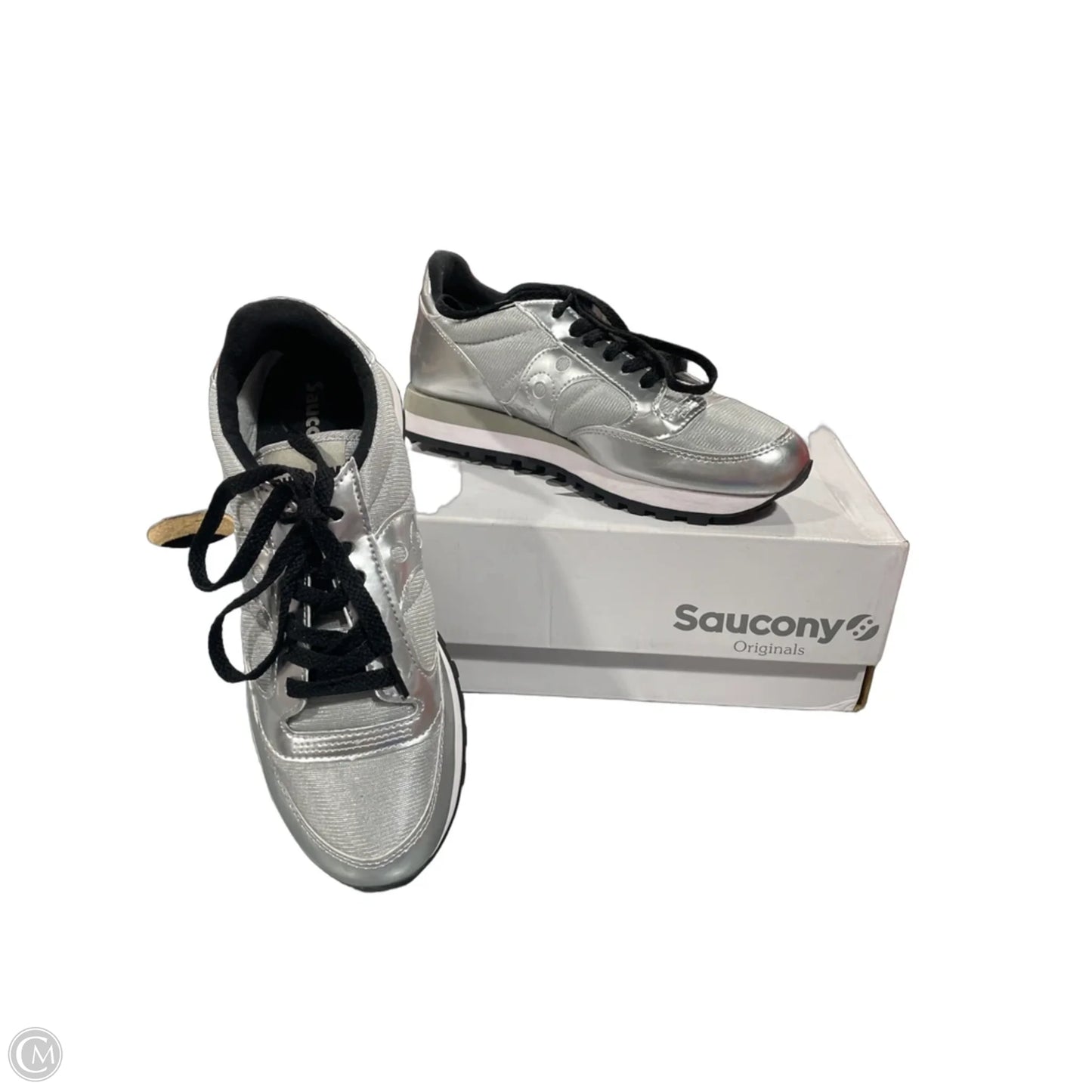 Shoes Sneakers By Clothes Mentor In Silver, Size: 7