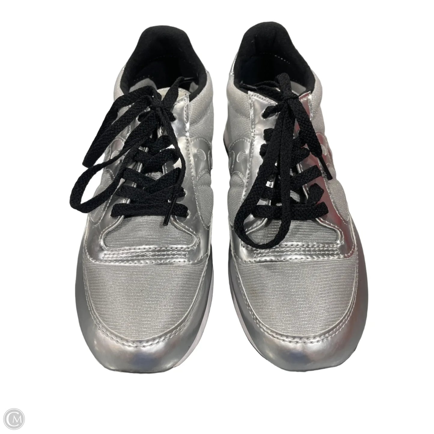 Shoes Sneakers By Clothes Mentor In Silver, Size: 7