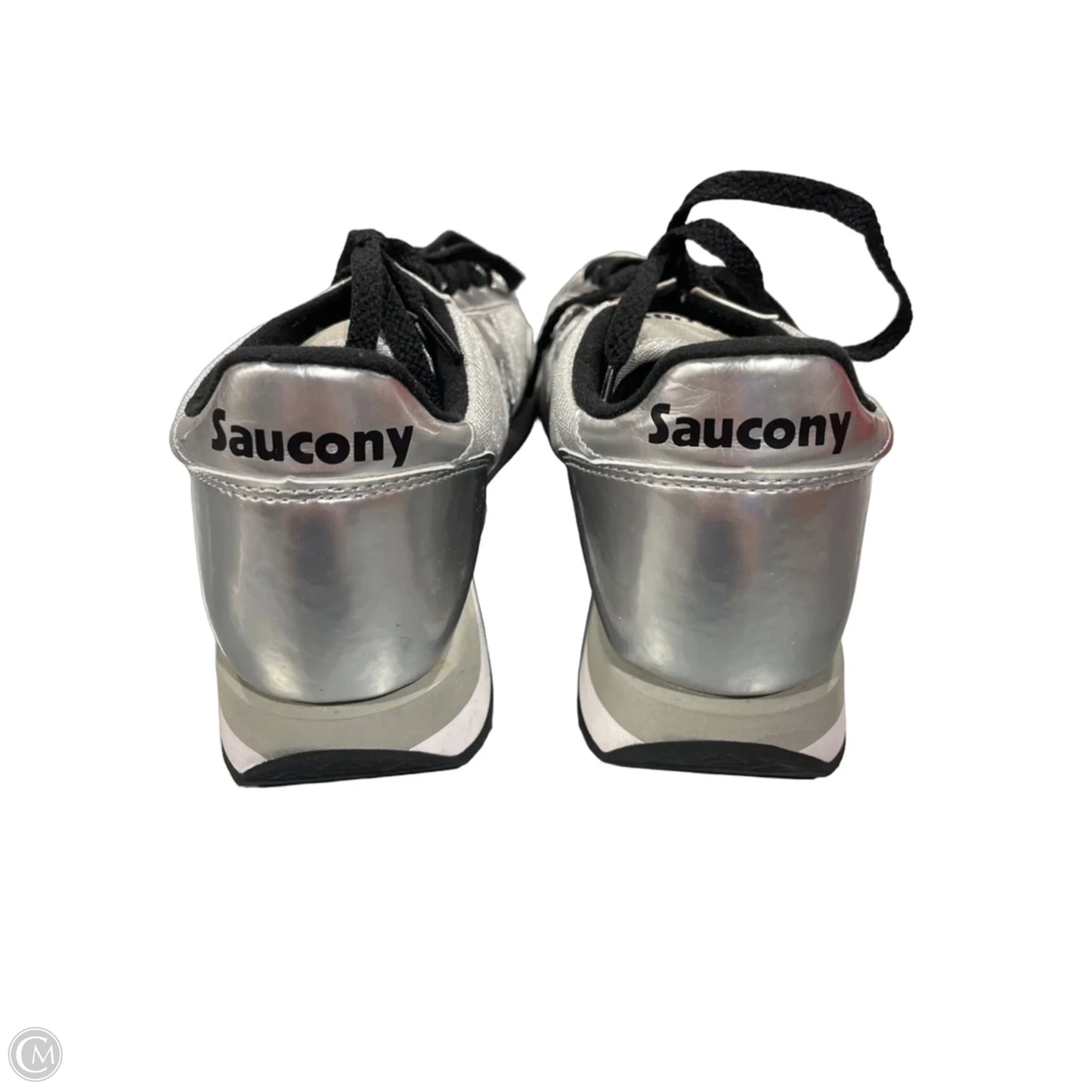 Shoes Sneakers By Clothes Mentor In Silver, Size: 7